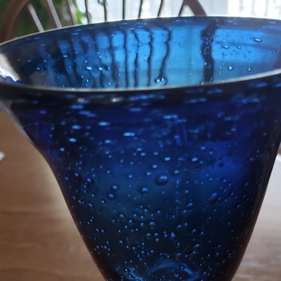 Artland Iris Hand-blown Cobalt Blue Art Glass Stemmed Goblet - Picture 10 of 10